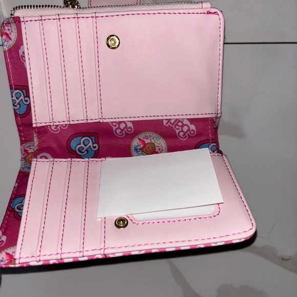 Loungefly Barbie Wallet - Picture 3 of 3